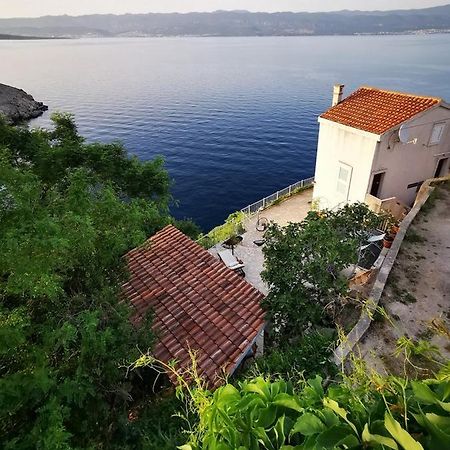 Vila Verbana Apartments Vrbnik  Bagian luar foto