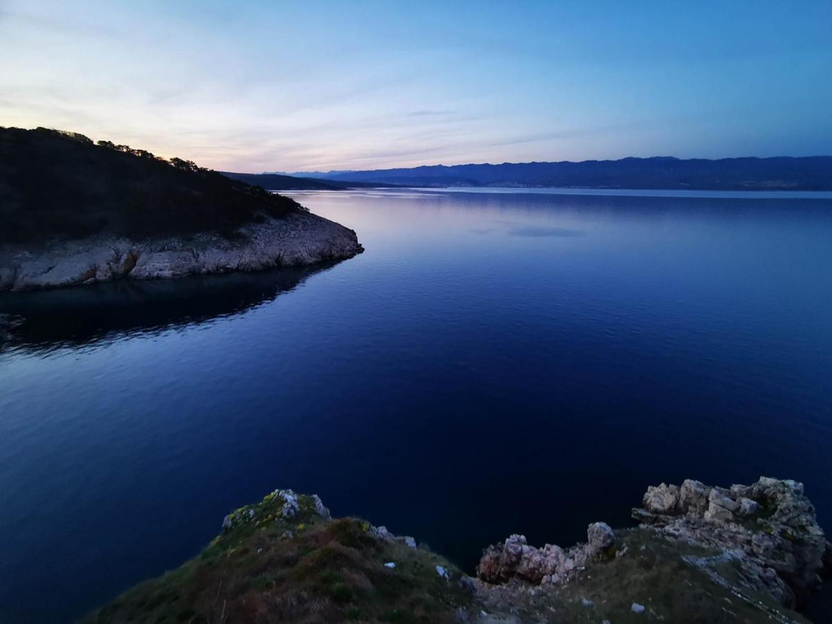 Vila Verbana Apartments Vrbnik  Bagian luar foto
