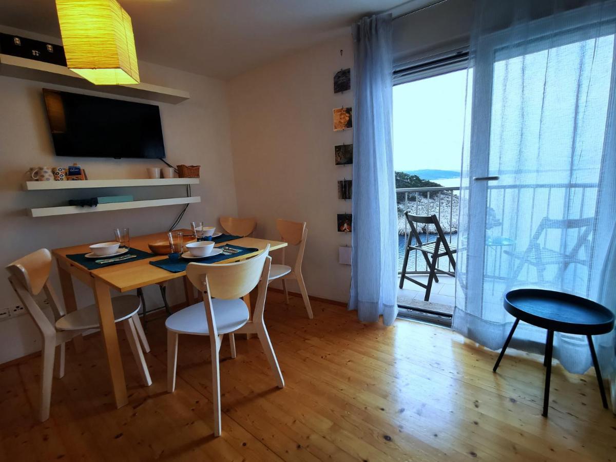 Vila Verbana Apartments Vrbnik  Bagian luar foto