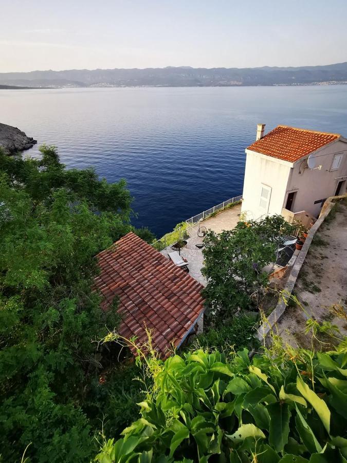 Vila Verbana Apartments Vrbnik  Bagian luar foto