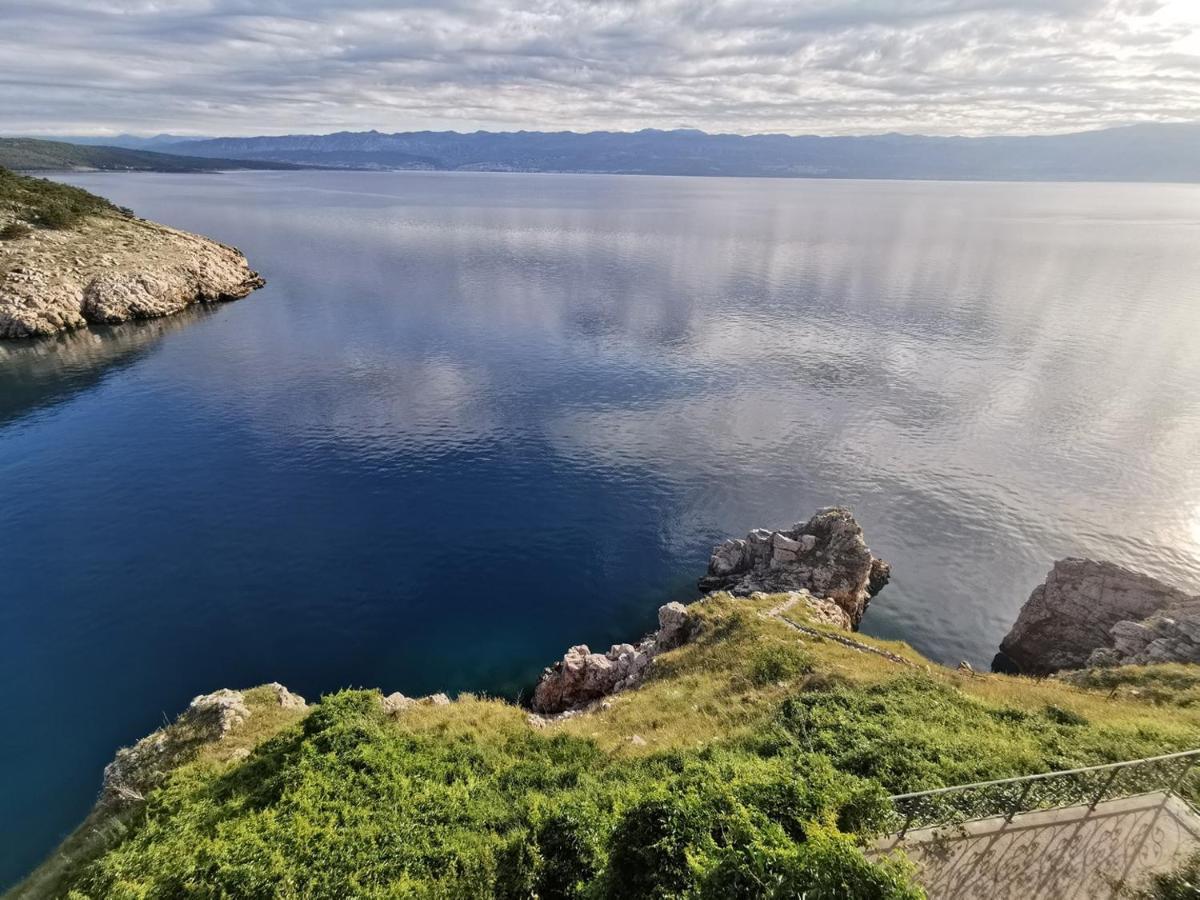 Vila Verbana Apartments Vrbnik  Bagian luar foto