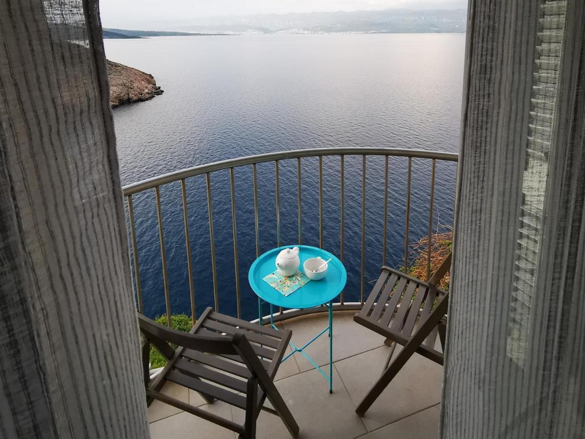 Vila Verbana Apartments Vrbnik  Bagian luar foto