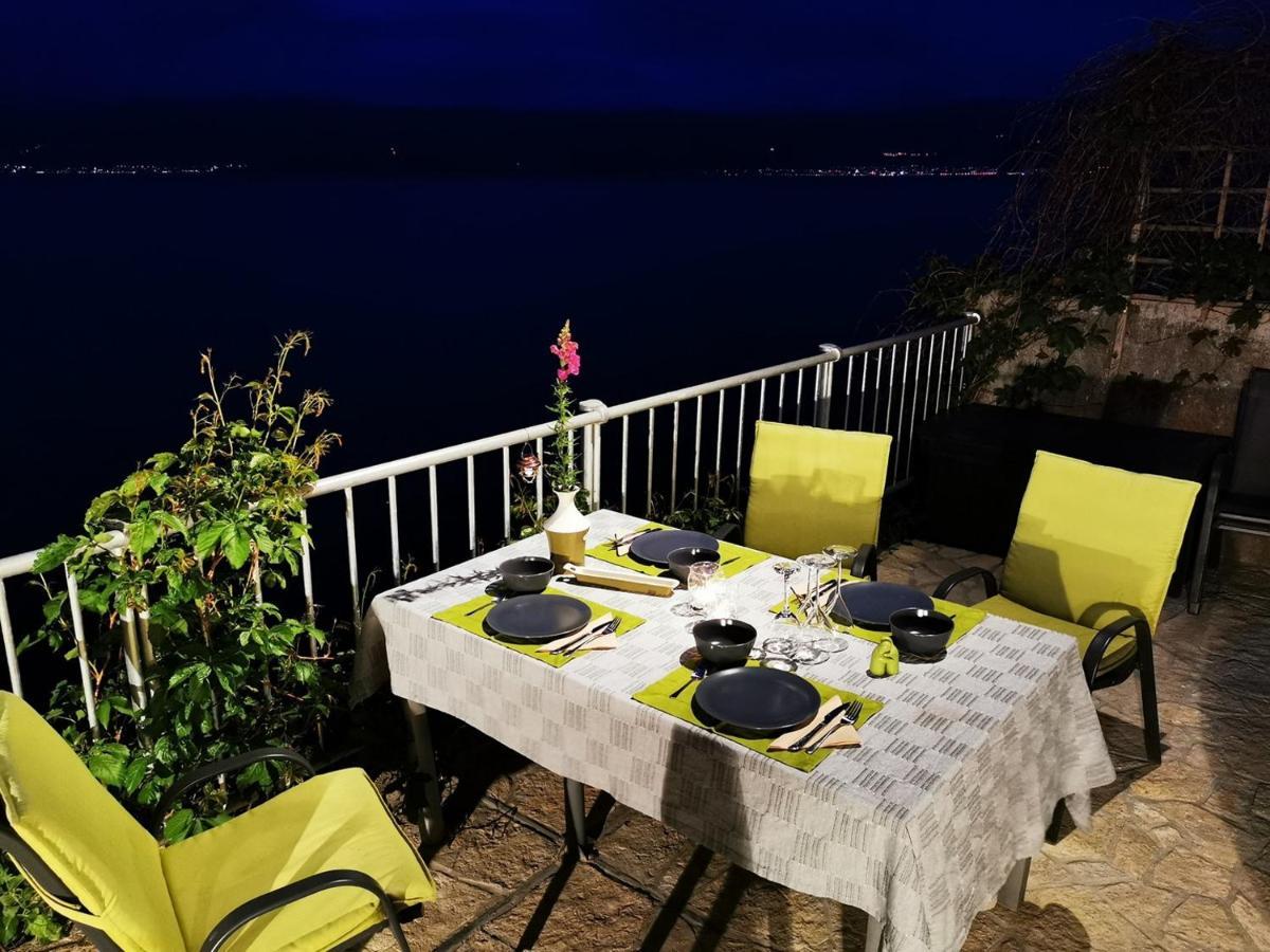 Vila Verbana Apartments Vrbnik  Bagian luar foto