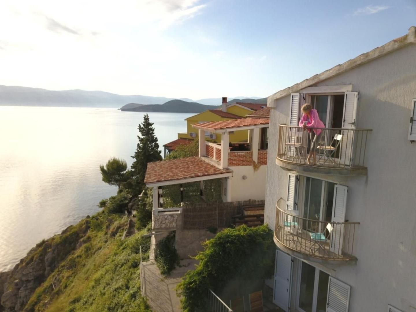 Vila Verbana Apartments Vrbnik  Bagian luar foto
